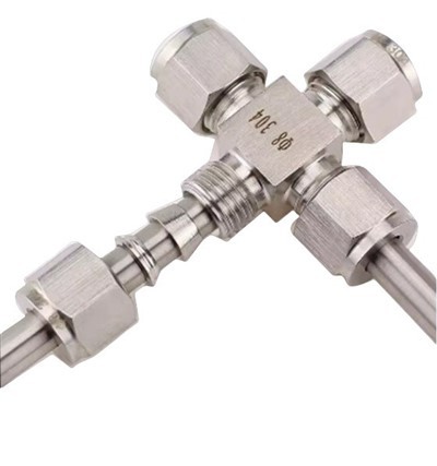 Čtyřcestné křížové kování z nerezové oceli